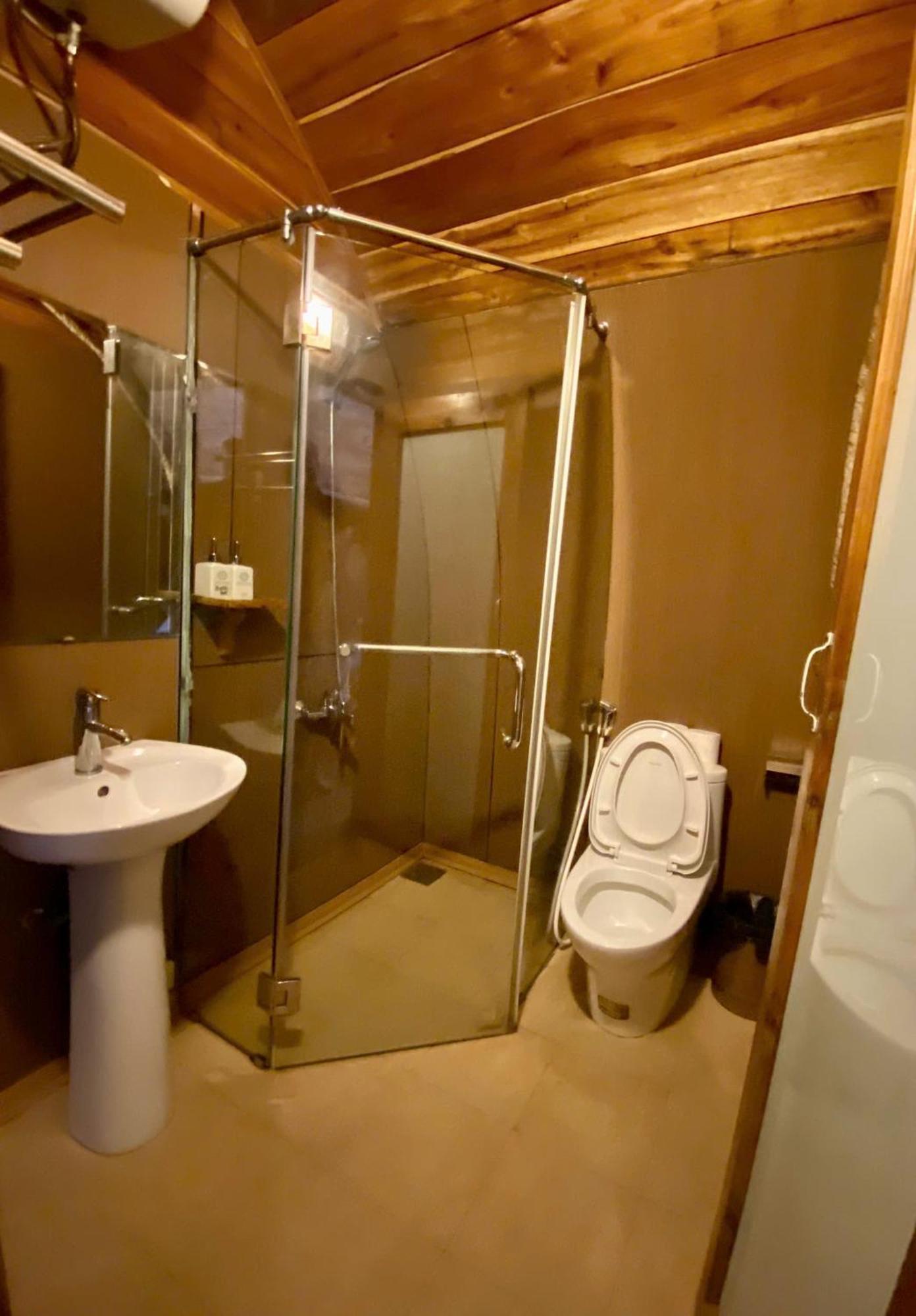 Catba Backpackers Hostel & Pool Bar Chan Chau Экстерьер фото